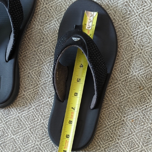 Men's Reef Rover Black Flip Flops - Picture 9 of 10